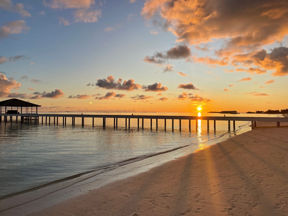 Maldives sunset, sober travel