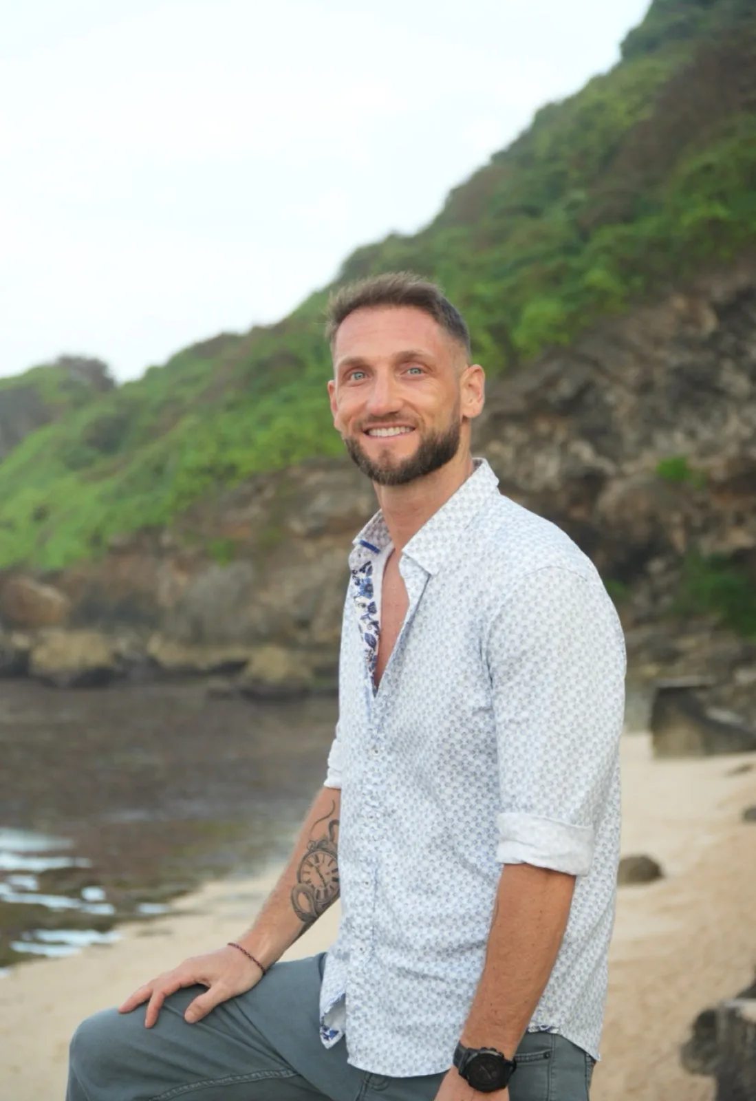 The Danger of Labeling Yourself in Relationships - Zac Spowart | Love Unlocked