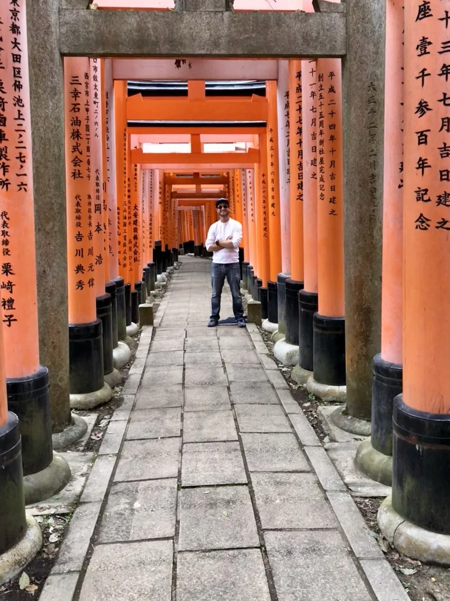 Walking through the gates of Fushimi Inari in Kyoto | Zac Spowart sober travel Japan - Nomadic Addictt