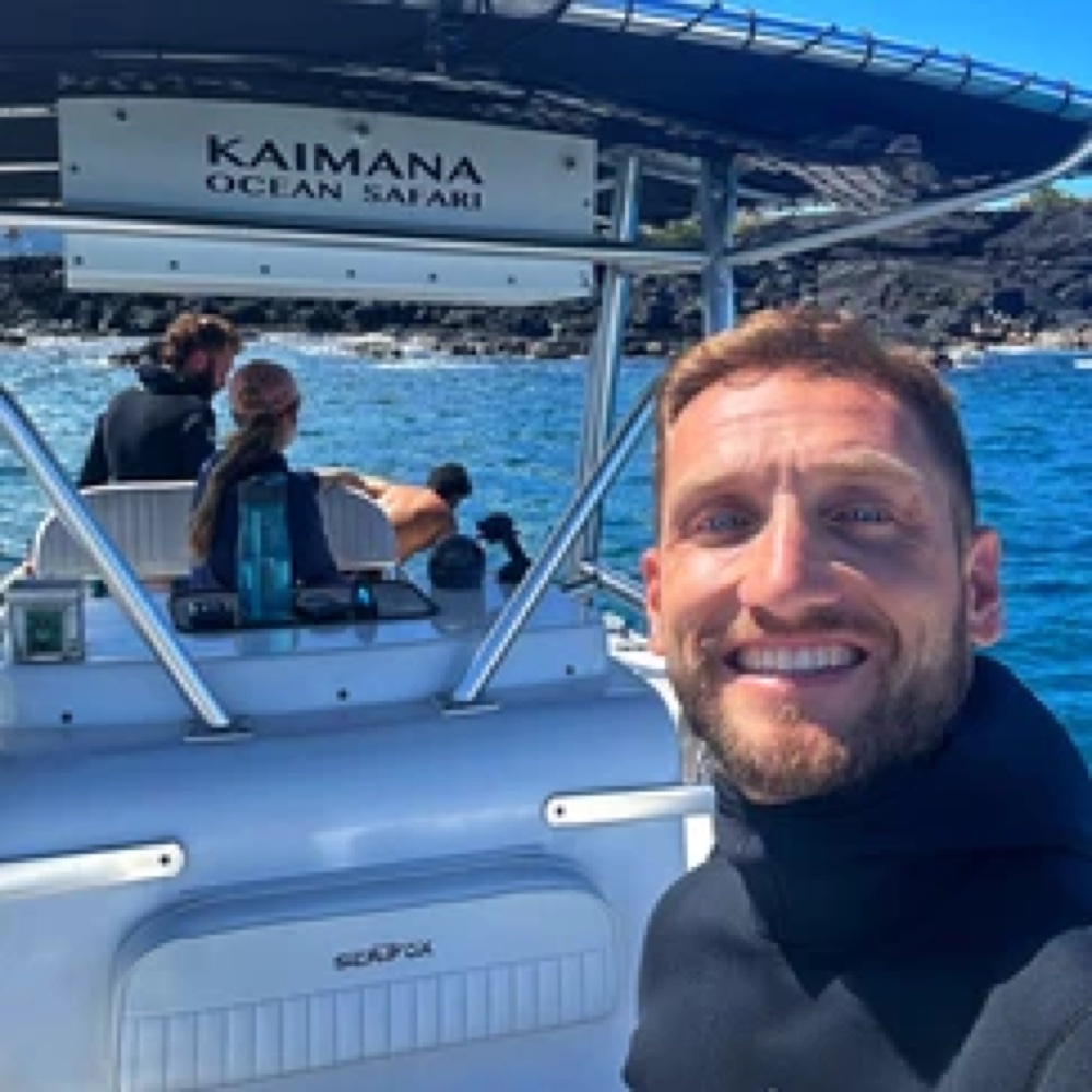 Sober friendships on the ocean, Kaimana Hawaii