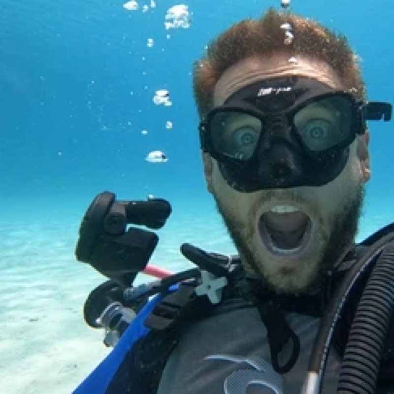 Sober scuba diving in French Polynesia